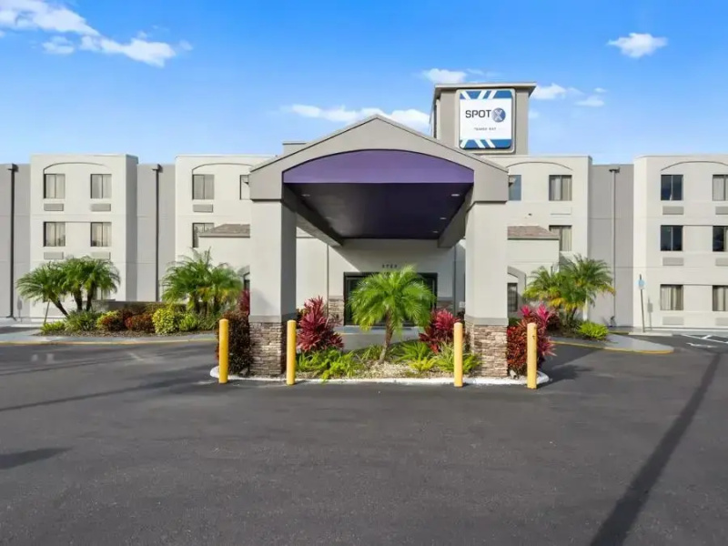 SPOT X Hotel Tampa - Wesley Chapel by The Red Collection