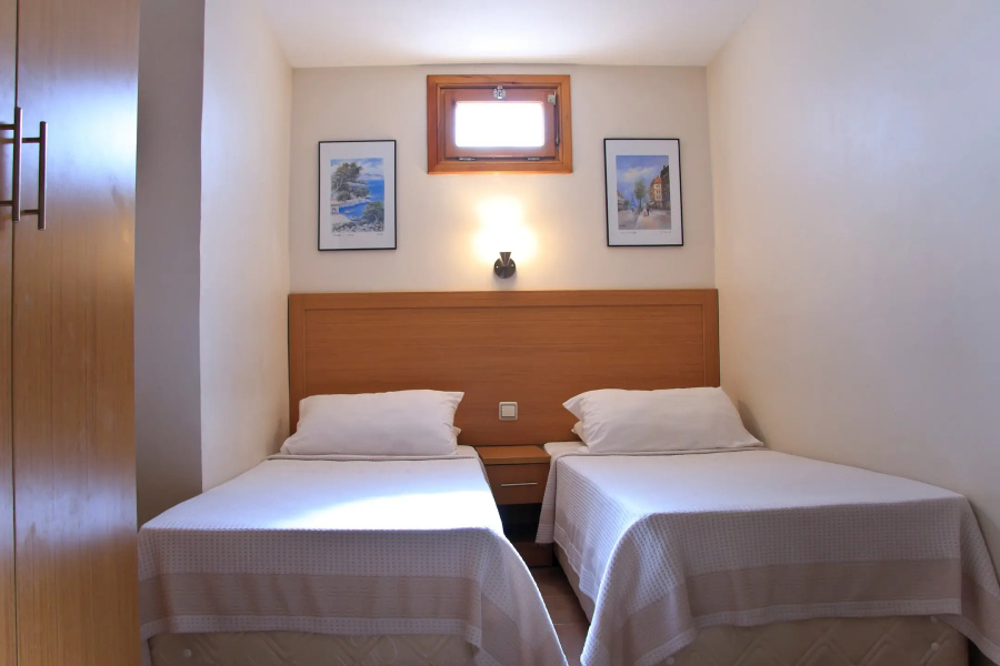 Perdikia Beach Hotel