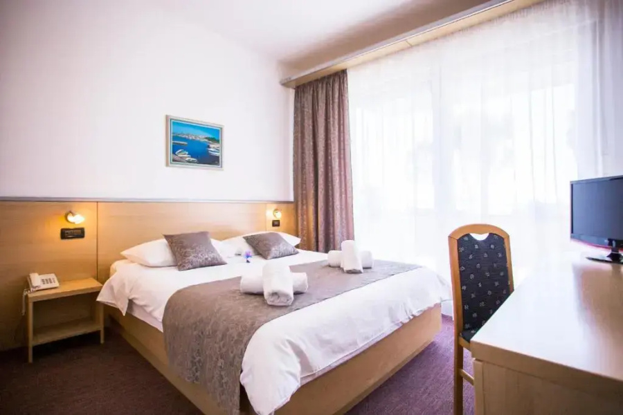 Hotel More