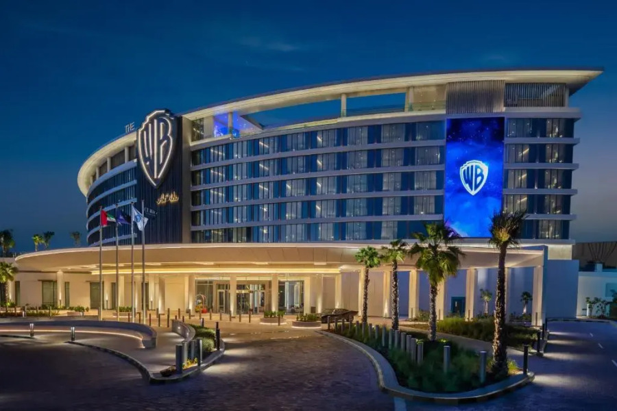 Отель The WB Abu Dhabi, Curio Collection by Hilton