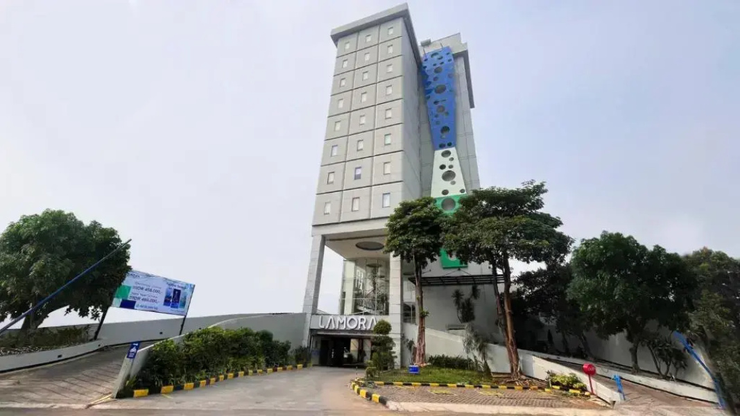 Отель Lamora Kota Lama Surabaya