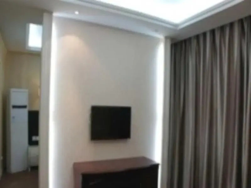 Zhongtian Seaview Hotel (Zhanqiao Railway Station)