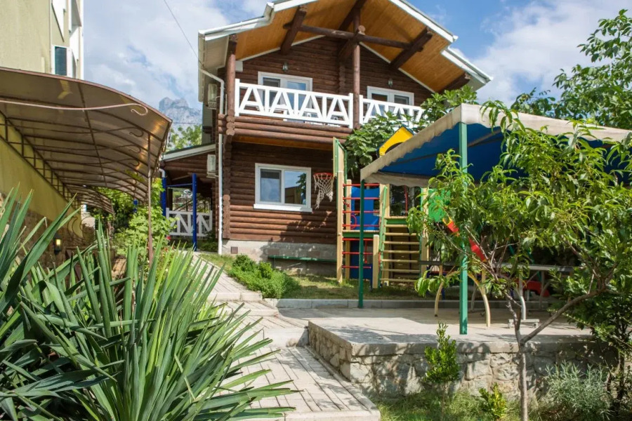 Derevyannyij Srub Guest House