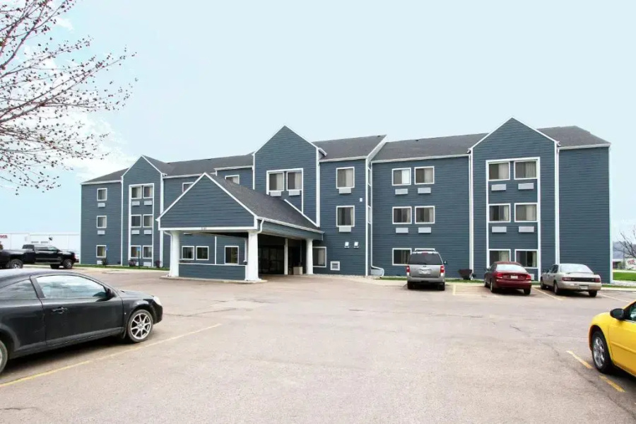 New Victorian Inn & Suites in Sioux City, IA