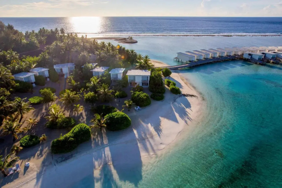 Holiday Inn Resort Kandooma Maldives by IHG