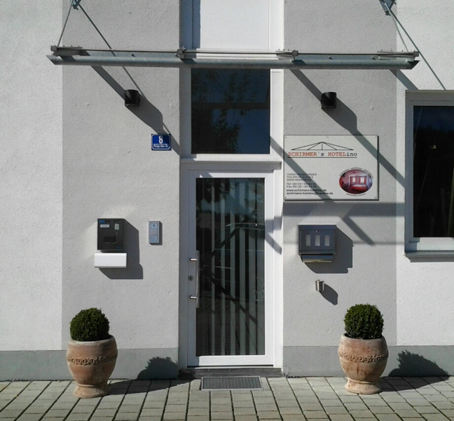 Schirmer's Hotelino