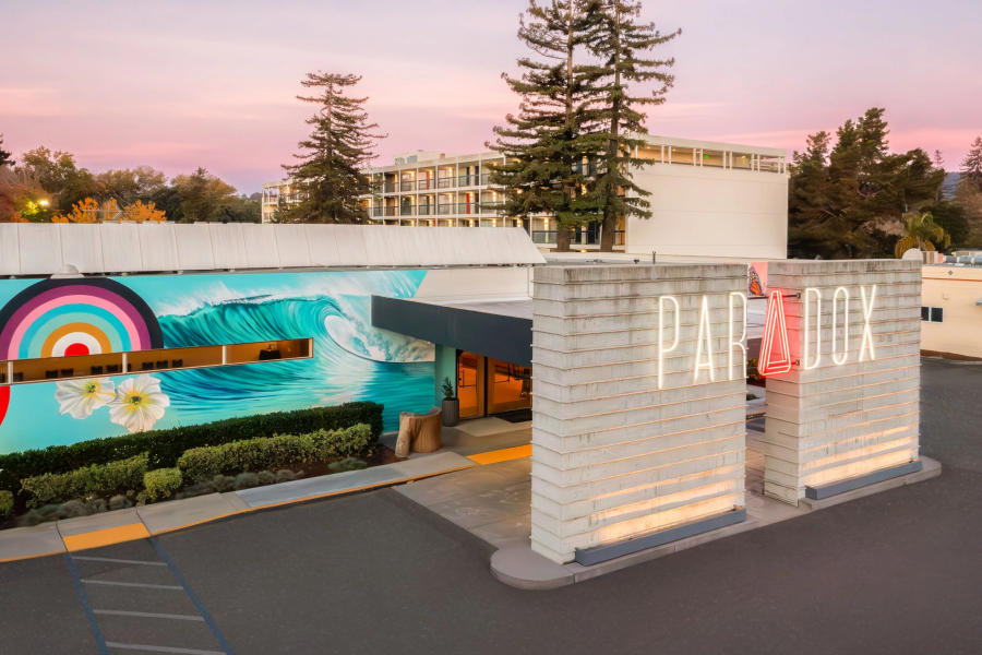 Hotel Paradox, Autograph Collection