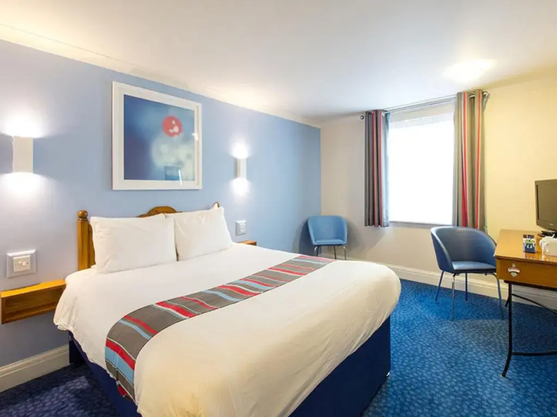 Travelodge Walton-On-Thames Hotel