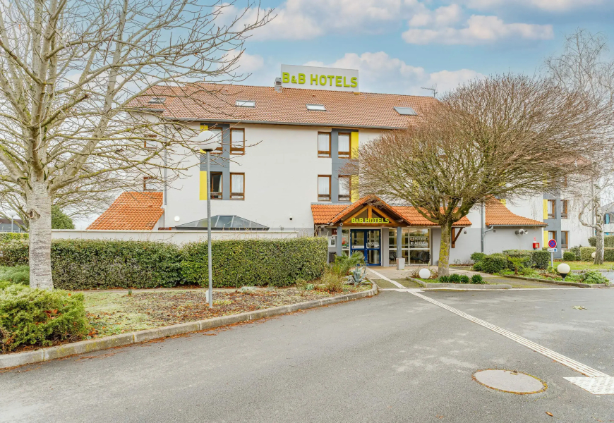 Отель B&B Poitiers 3 Futuroscope
