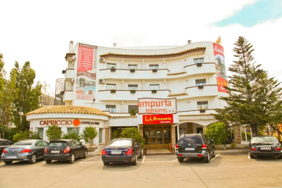 Hotel Ampuria Inn