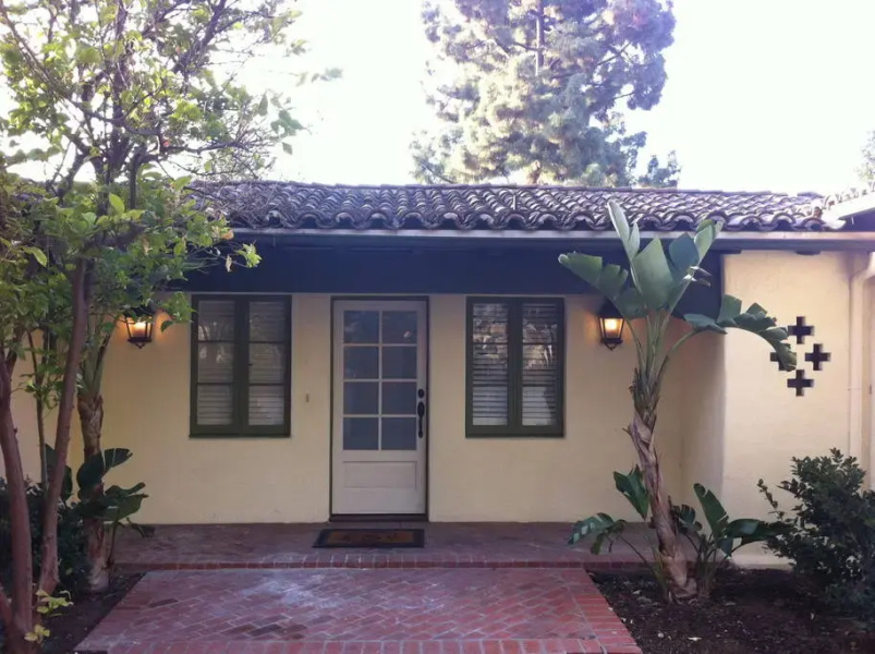 Private Bungalow at 5 Star Resort 2 Rooms Suite