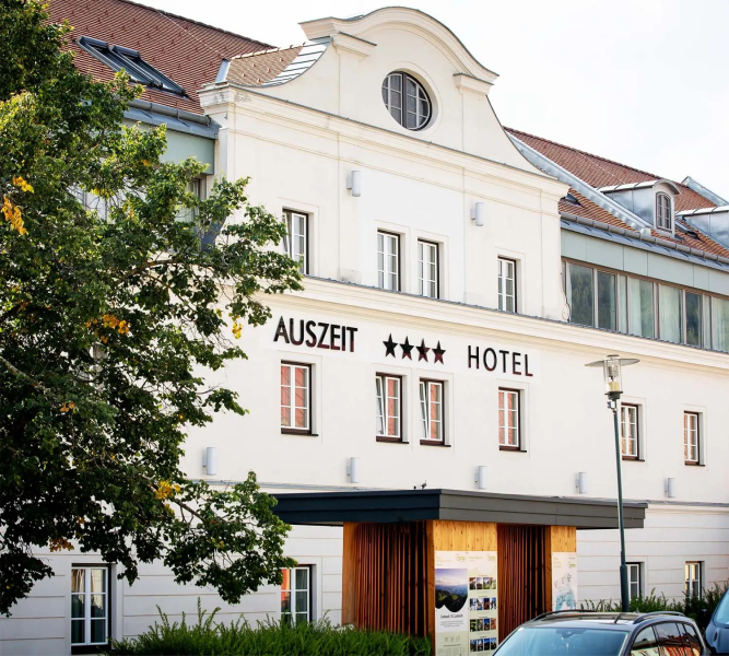 Naturparkhotel Lambrechterhof