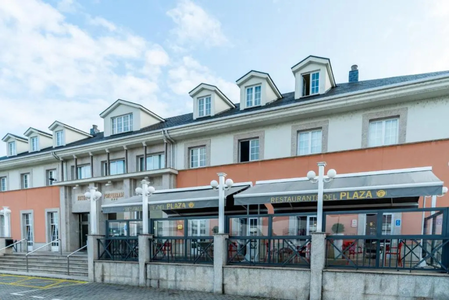 Отель Ponferrada Plaza