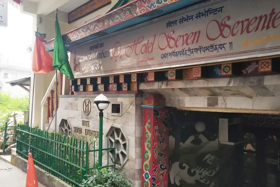 Hotel Seven Seventeen