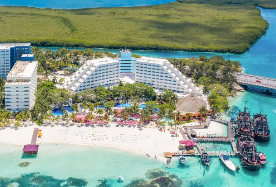 Oasis Palm Hotel