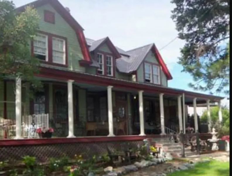 Cranbrook Premiere Residence B&B