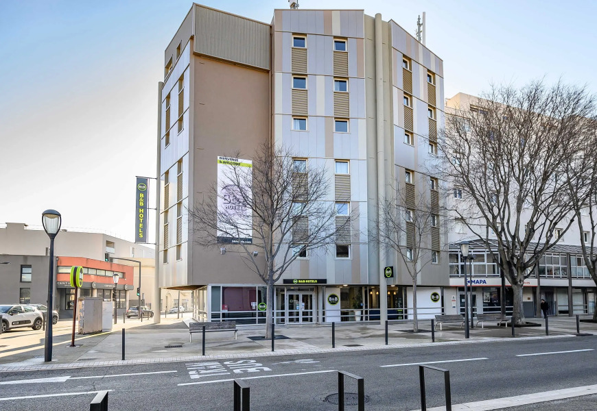Отель B&B Nimes Centre Arène