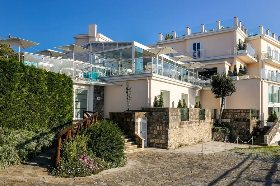 Villa Fiorella Art Hotel