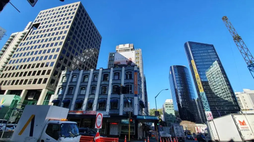 Surf 'N' Snow Backpackers - Hostel