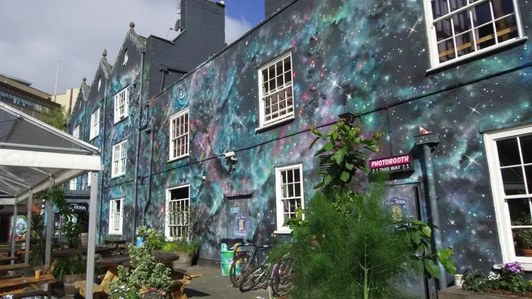 Full Moon Backpackers Hostel