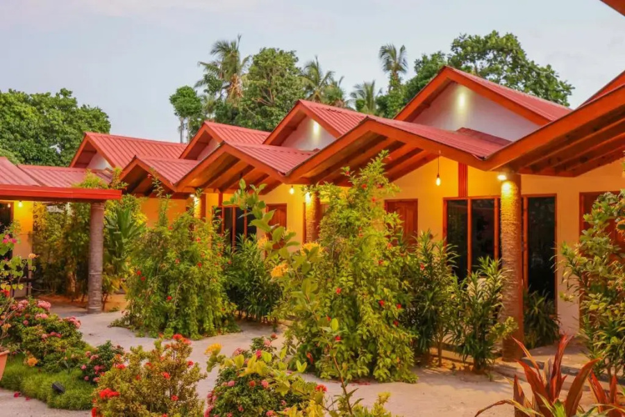 Thoddoo Beach Holiday Inn
