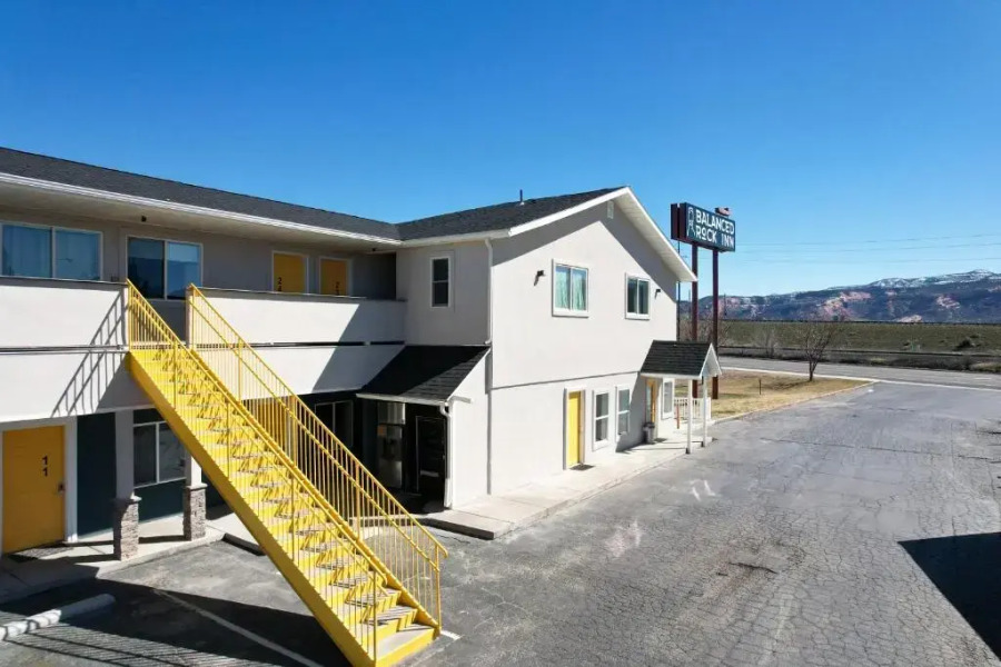 Balanced Rock Motel