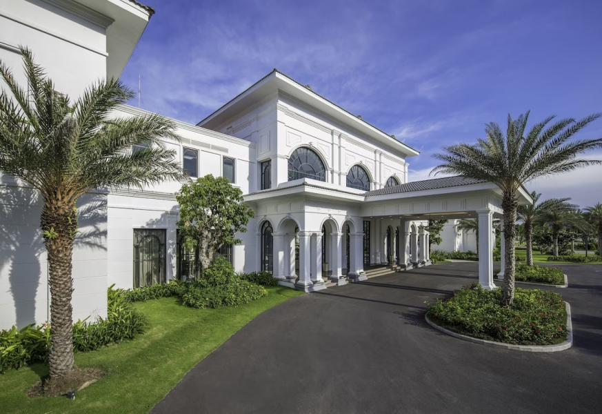 Melia Vinpearl Cam Ranh Beach Resort