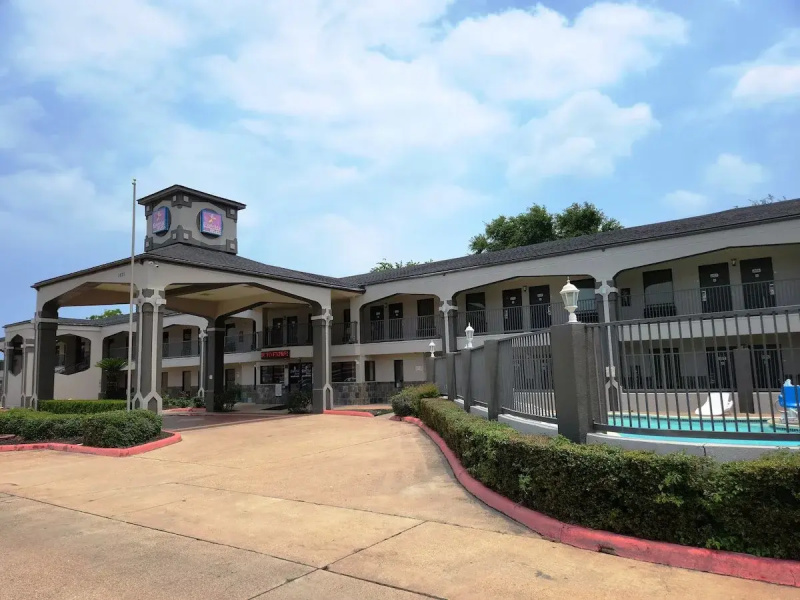Express Inn Tomball
