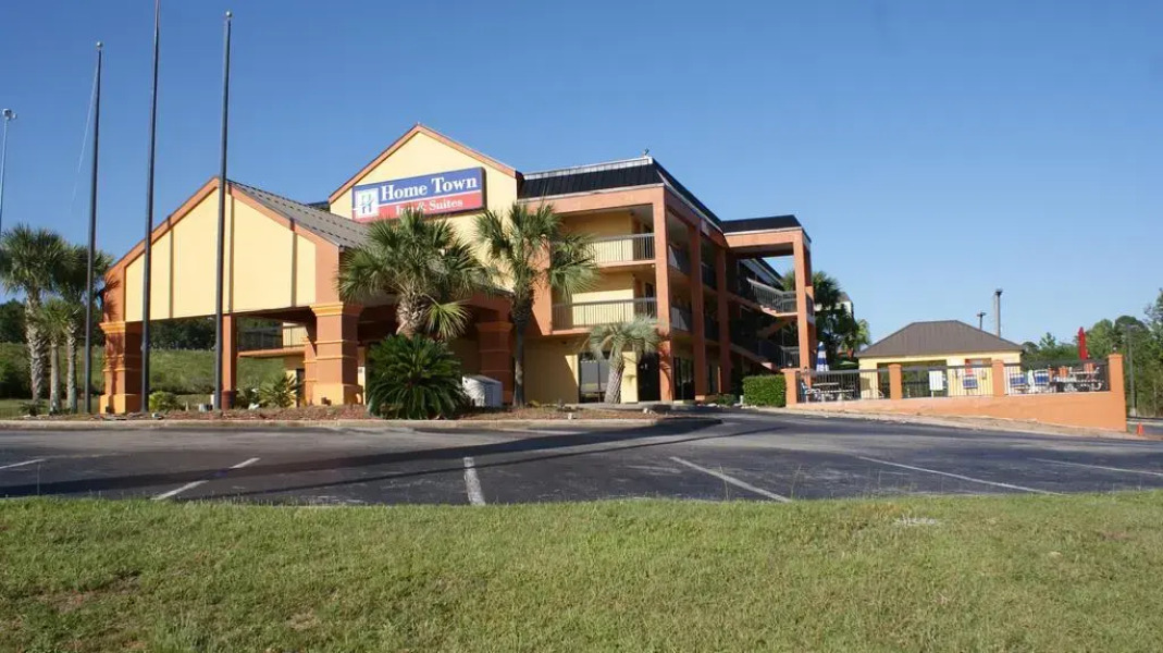 Home Town Inn & Suites Crestview