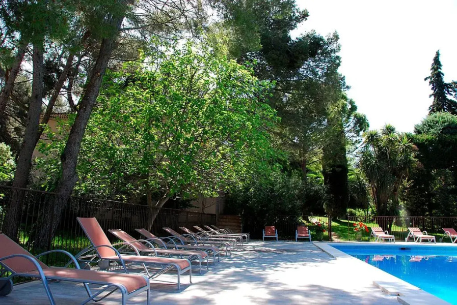 Hotel Les Mazets Des Roches